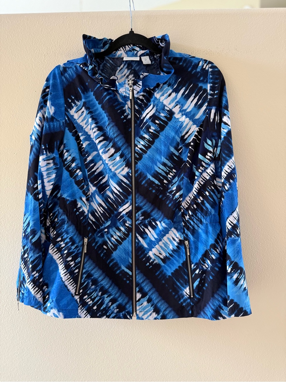 Zenergy by Chico’s Blue Patterned Lightweight Jacket - Zip Front Ruffle Collar